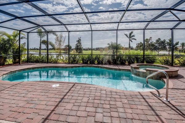 Pool Enclosure Cleaning in North Fort Myers
