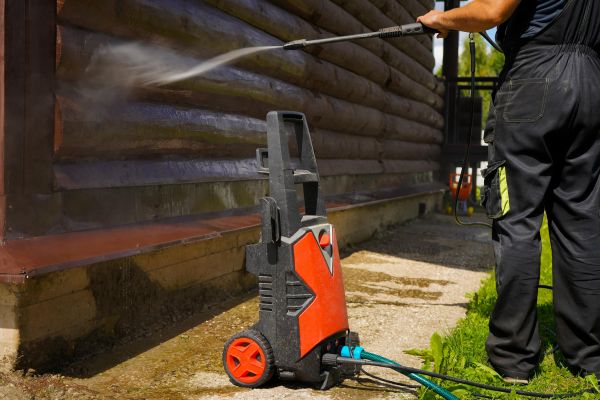 Wood House Exterior Cleaning in North Fort Myers