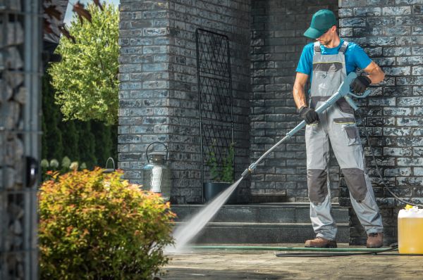 Outside House Cleaning in North Fort Myers