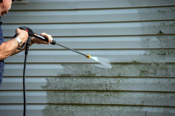 Vinyl Siding Power Washing in North Fort Myers