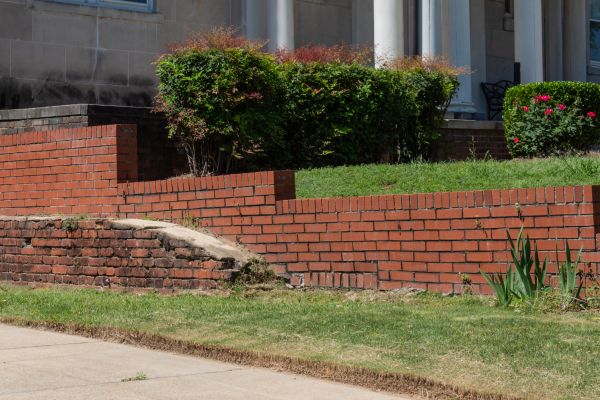 Retaining Wall Cleaning in North Fort Myers